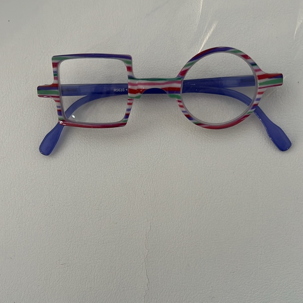 COLORFUL FUN SHAPED +2.00 GLASSES - Picture 2 of 10